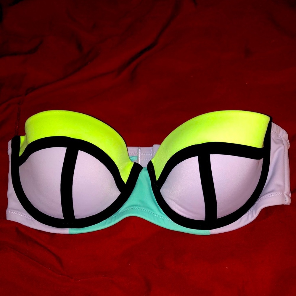 Strapless VS Pink 3 tone swim suit top!